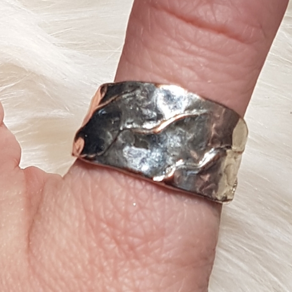 ⚒️ Hammered Metal Ring - Picture 3 of 7